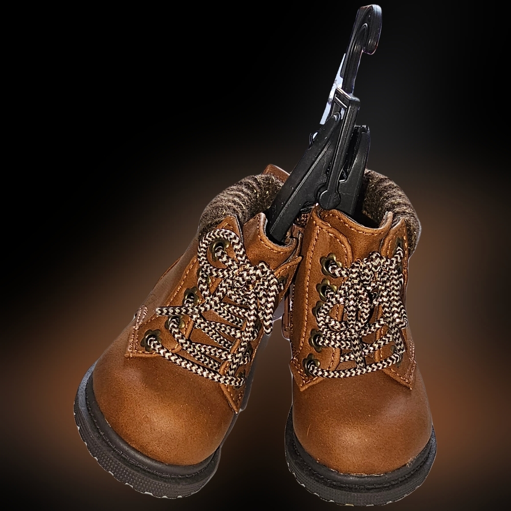 NWT Infant Girls Zip-Up Easy-On Boots Size 2